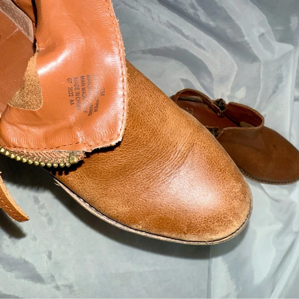 Ladies Size 7 M Brown Leather Ankle Boots w/Zippers‎ Casual Chic Distressed